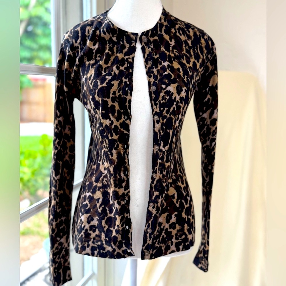 Leopard Print Fitted Cardigan - Picture 5 of 7